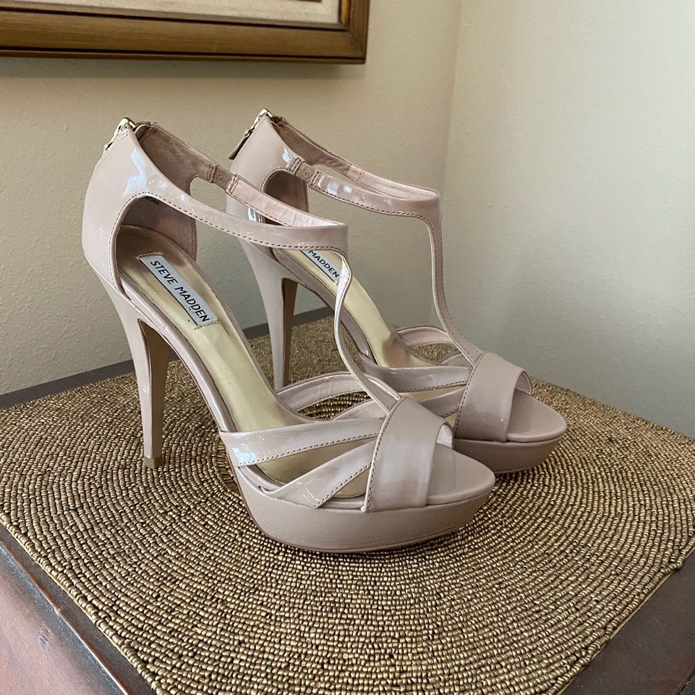 Steve Madden Haylow platform heels.